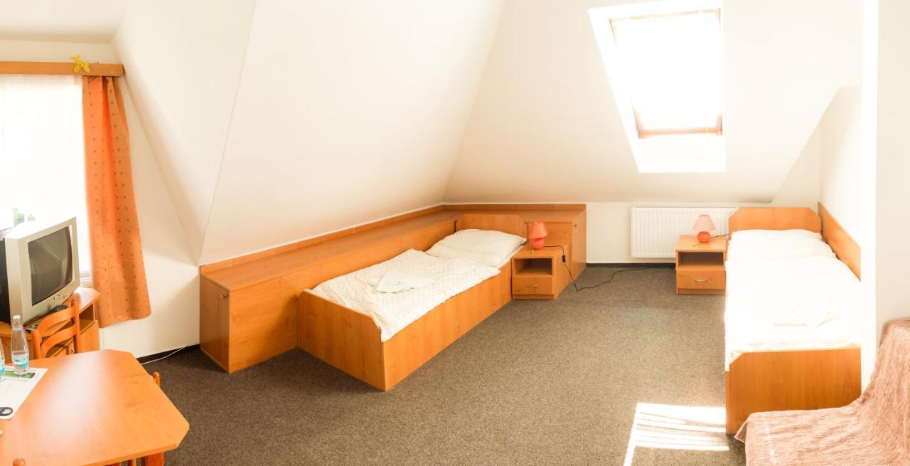 Motel Velky Rybnik Dehtare  Buitenkant foto